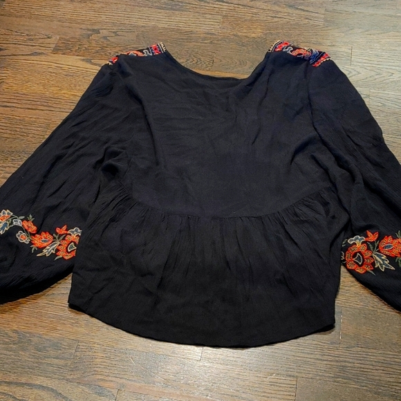 American Eagle Floral Blouse - Picture 6 of 6